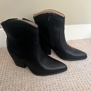 Women’s Naturalizer Harding Ankle Boot (Black)